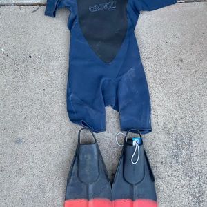 O'Neil wetsuit and da fin flippers